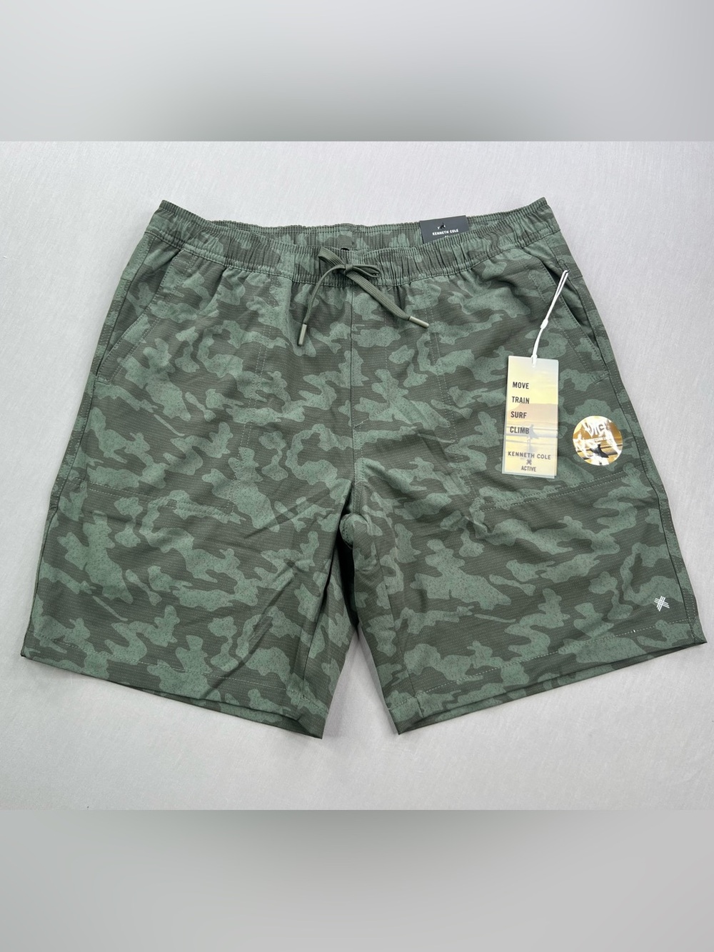 KENNETH COLE MENS OLIVE CAMO ACTIVE TECH 8” COMPRESSION LINED ATHLETIC SHORTS